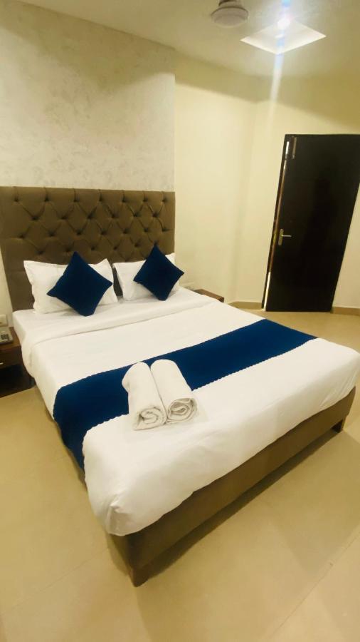 Hotel Landmark Chandīgarh Εξωτερικό φωτογραφία